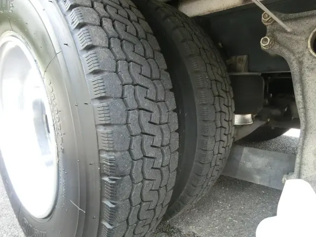 いすゞ フォワード SKG-FRR90T2(2WD)の写真27