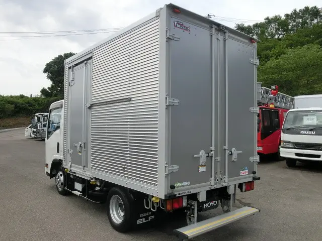 いすゞ エルフ 2RG-NLR88AN(2WD)の写真2