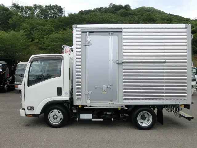 いすゞ エルフ 2RG-NLR88AN(2WD)の写真6