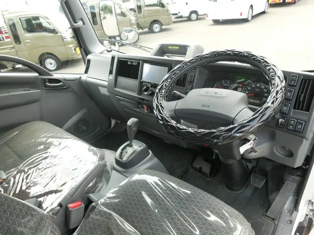 いすゞ エルフ 2RG-NLR88AN(2WD)の写真9