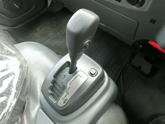 いすゞ エルフ 2RG-NLR88AN(2WD)の写真17