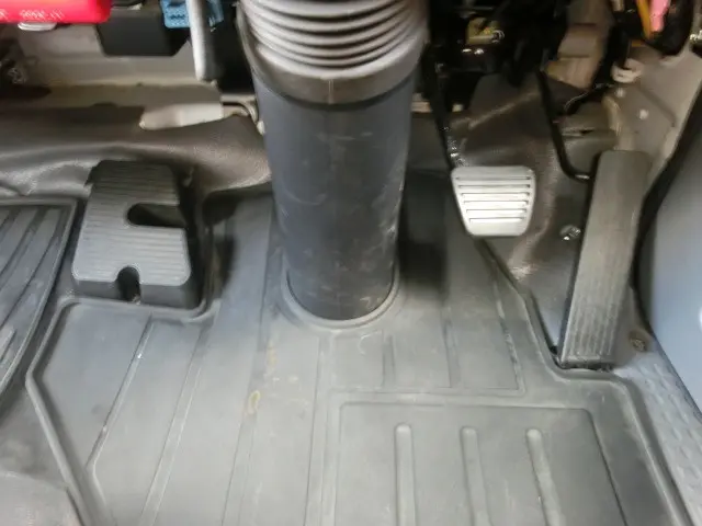 いすゞ エルフ 2RG-NLR88AN(2WD)の写真18