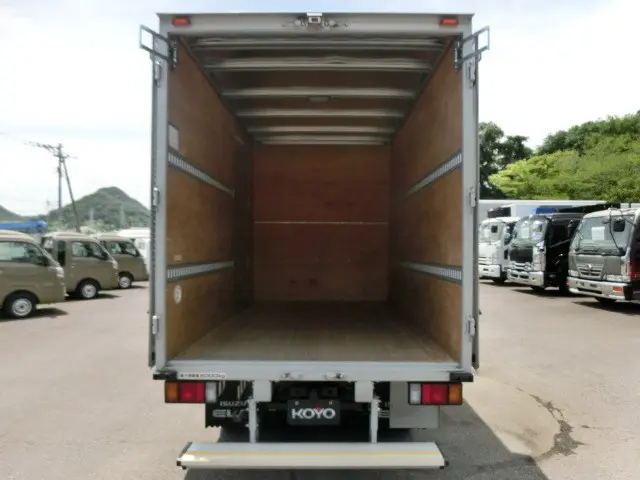 いすゞ エルフ 2RG-NLR88AN(2WD)の写真24