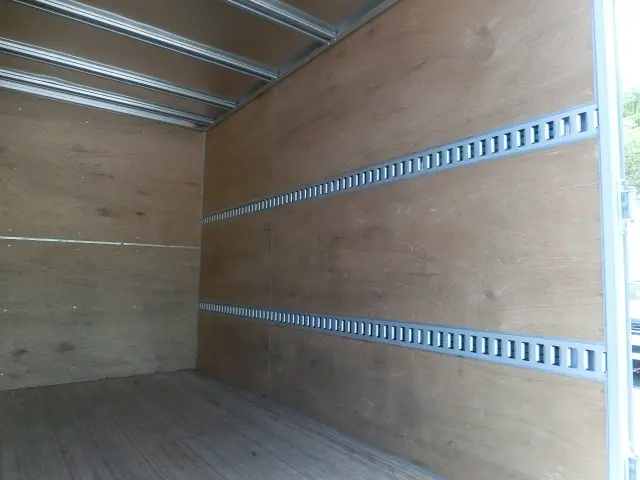 いすゞ エルフ 2RG-NLR88AN(2WD)の写真26