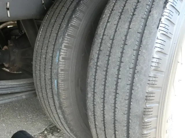 いすゞ エルフ 2RG-NLR88AN(2WD)の写真32