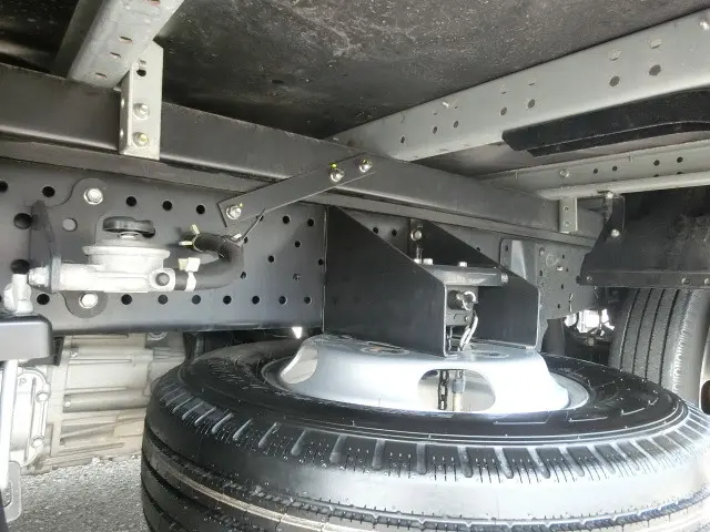 いすゞ エルフ 2RG-NLR88AN(2WD)の写真37