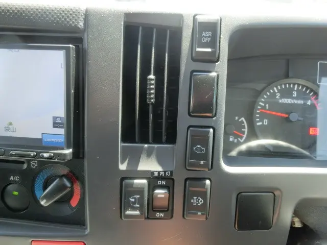 いすゞ エルフ TPG-NLR85AN(2WD)の写真11