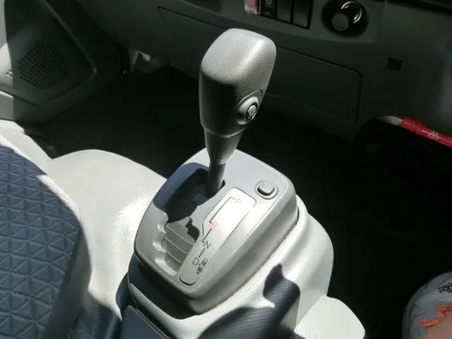 いすゞ エルフ TPG-NLR85AN(2WD)の写真15