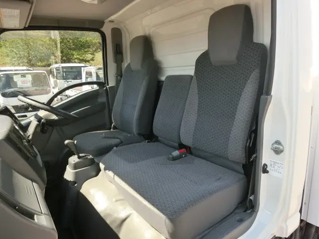 いすゞ エルフ TPG-NLR85AN(2WD)の写真16