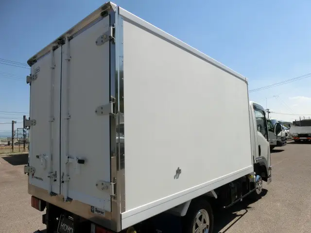 いすゞ エルフ TPG-NLR85AN(2WD)の写真19