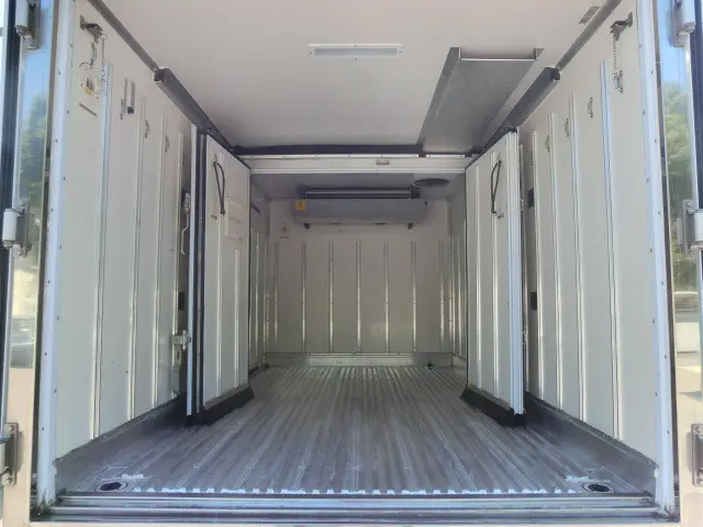 いすゞ エルフ TPG-NLR85AN(2WD)の写真23