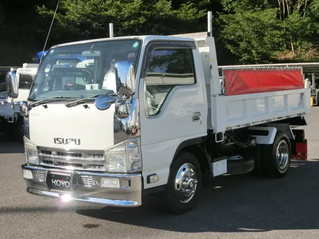 いすゞ エルフ BKG-NKR85AN(2WD)の写真1