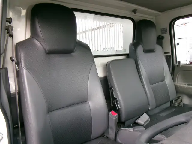 いすゞ エルフ TPG-NJR85AD(2WD)の写真10