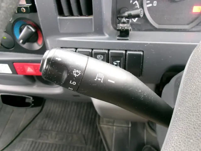 いすゞ エルフ TPG-NJR85AD(2WD)の写真15