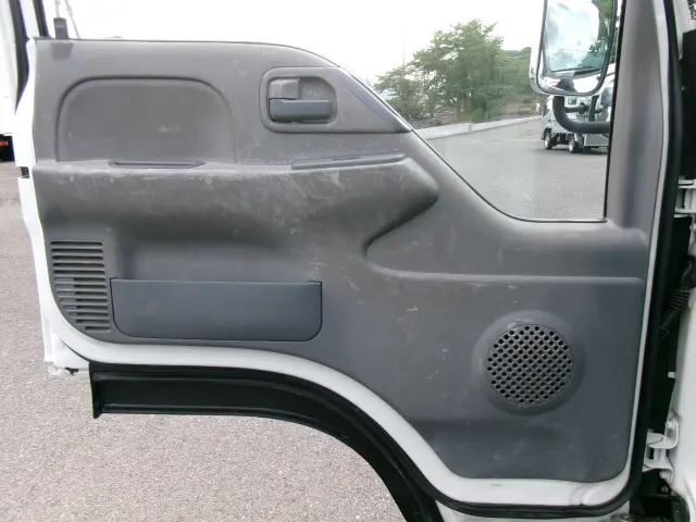 いすゞ エルフ TPG-NJR85AD(2WD)の写真23