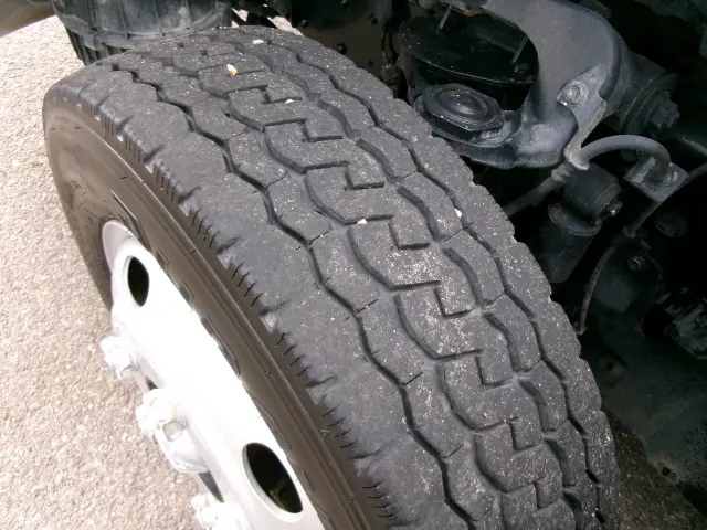 いすゞ エルフ TPG-NJR85AD(2WD)の写真37