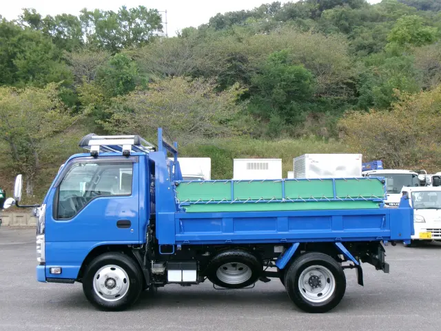 いすゞ エルフ 2RG-NJR88AD(2WD)の写真4