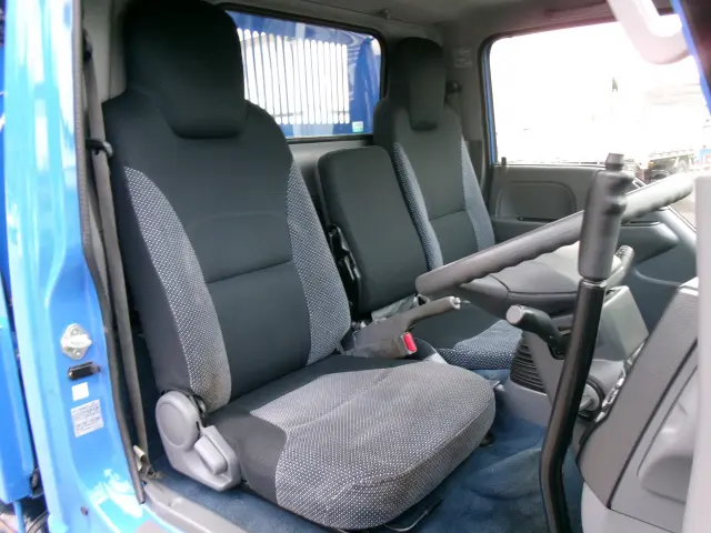 いすゞ エルフ 2RG-NJR88AD(2WD)の写真9