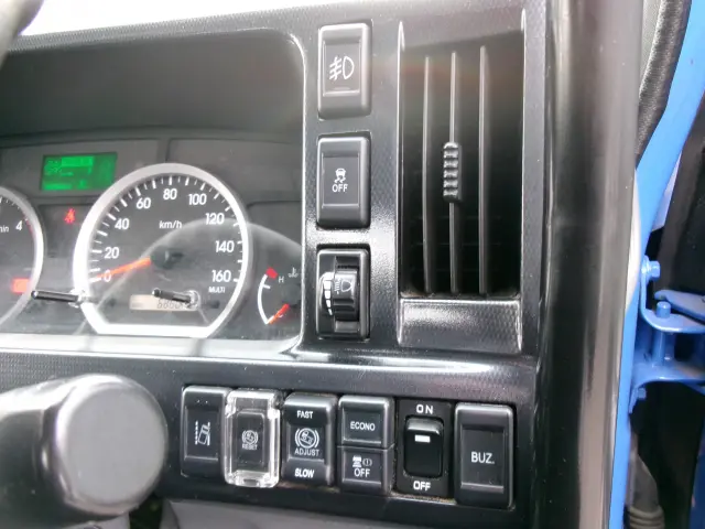 いすゞ エルフ 2RG-NJR88AD(2WD)の写真12