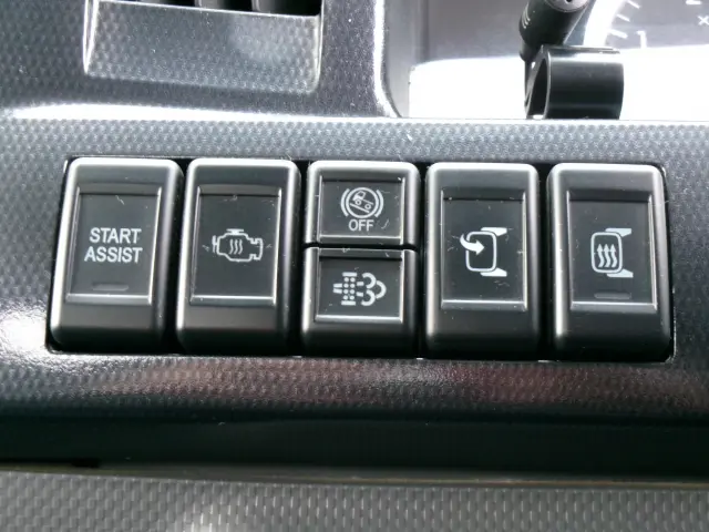 いすゞ エルフ 2RG-NJR88AD(2WD)の写真13