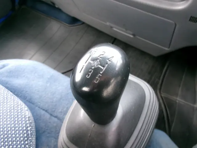 いすゞ エルフ 2RG-NJR88AD(2WD)の写真17