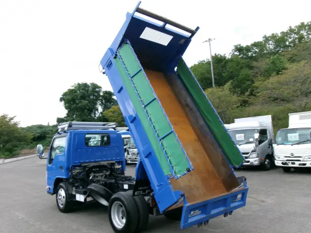 いすゞ エルフ 2RG-NJR88AD(2WD)の写真30