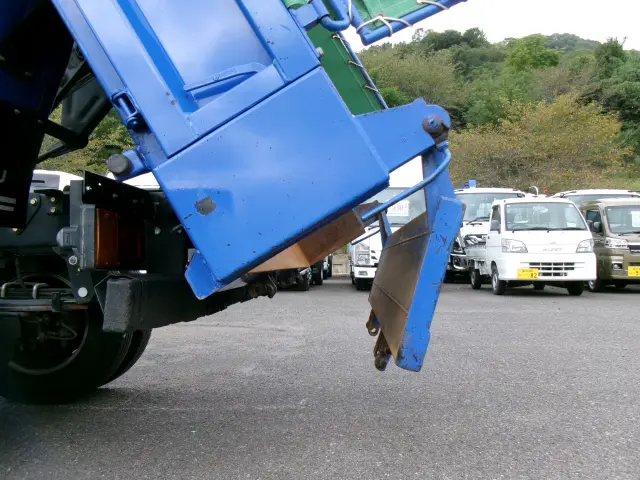 いすゞ エルフ 2RG-NJR88AD(2WD)の写真31