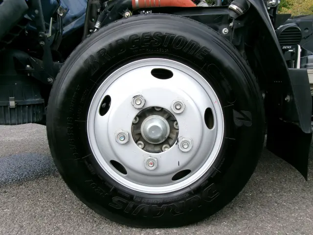 いすゞ エルフ 2RG-NJR88AD(2WD)の写真33