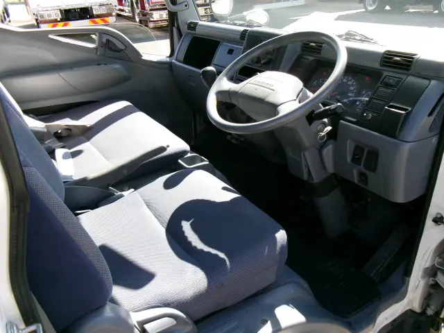 三菱 キャンターガッツ PDG-FB70B(2WD)の写真9
