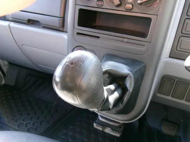 三菱 キャンターガッツ PDG-FB70B(2WD)の写真16