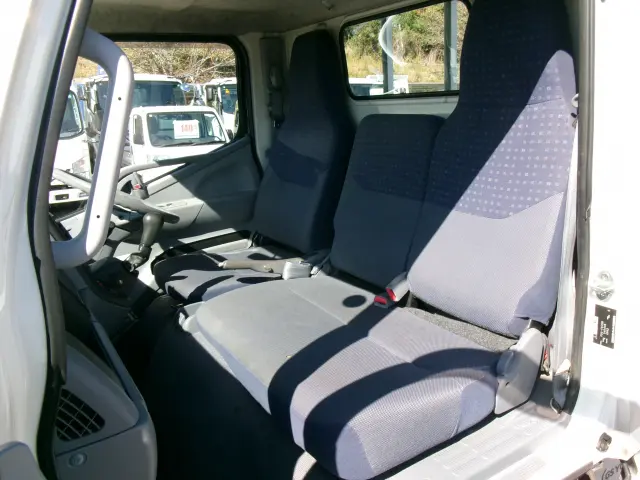 三菱 キャンターガッツ PDG-FB70B(2WD)の写真17