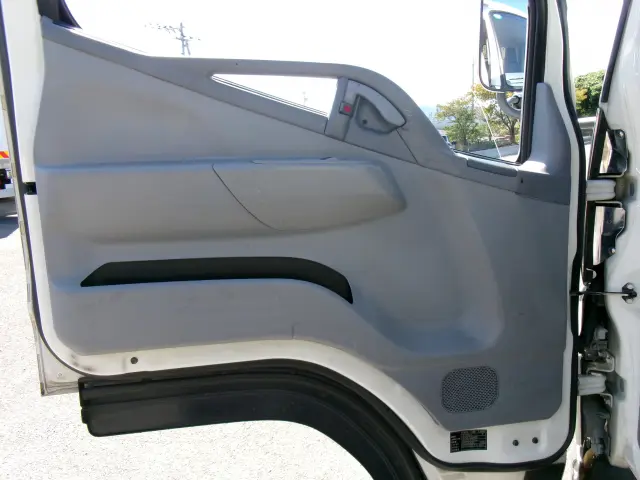 三菱 キャンターガッツ PDG-FB70B(2WD)の写真18