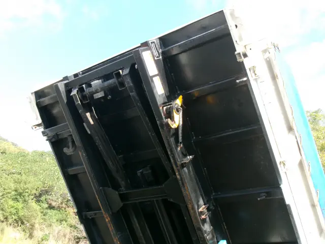 日野 デュトロ TKG-XZU620T(2WD)の写真33