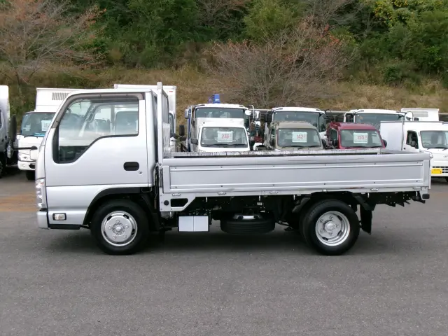 いすゞ エルフ TRG-NJR85A(2WD)の写真7