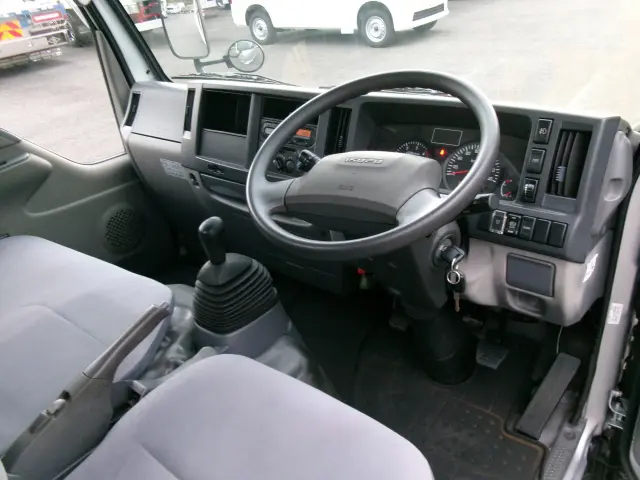 いすゞ エルフ TRG-NJR85A(2WD)の写真9