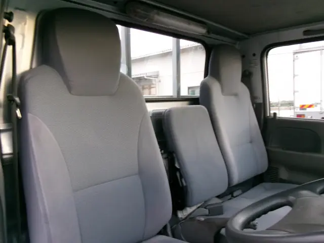 いすゞ エルフ TRG-NJR85A(2WD)の写真10