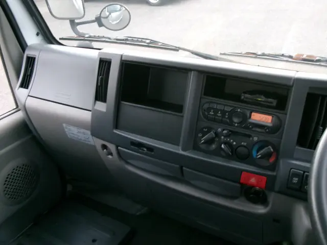 いすゞ エルフ TRG-NJR85A(2WD)の写真14