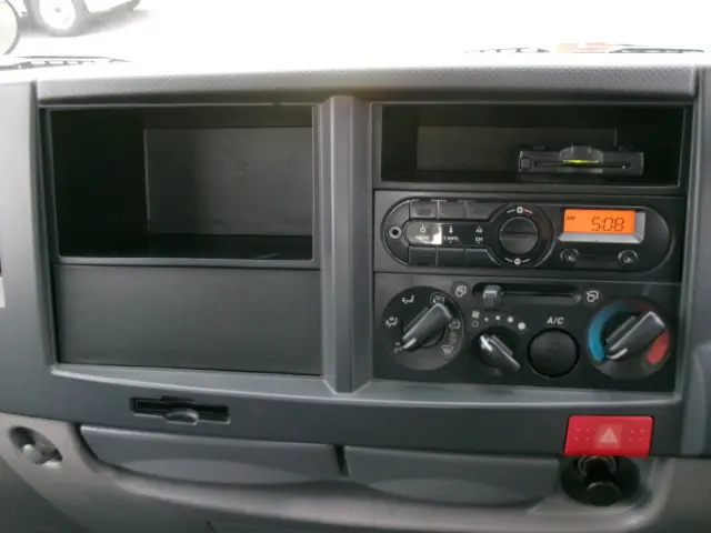 いすゞ エルフ TRG-NJR85A(2WD)の写真15