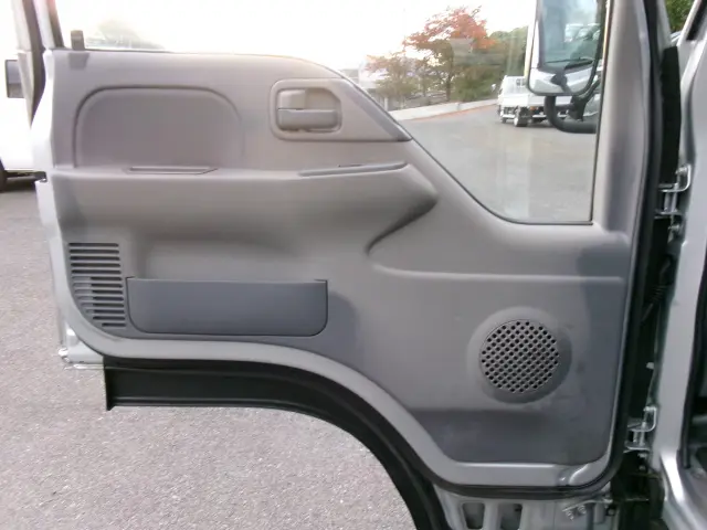 いすゞ エルフ TRG-NJR85A(2WD)の写真18