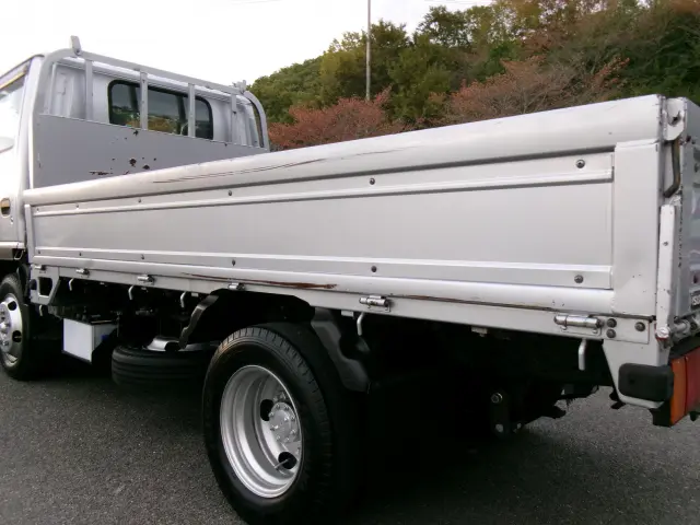 いすゞ エルフ TRG-NJR85A(2WD)の写真24