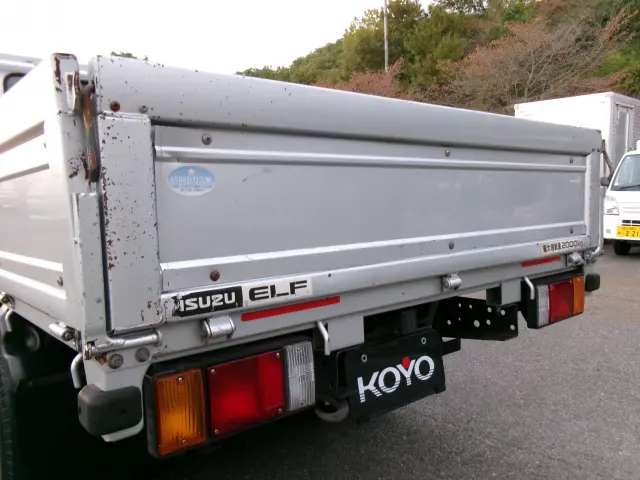 いすゞ エルフ TRG-NJR85A(2WD)の写真25