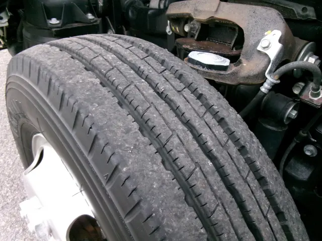 いすゞ エルフ TRG-NJR85A(2WD)の写真32