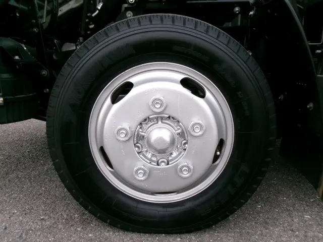 いすゞ エルフ TRG-NJR85A(2WD)の写真33