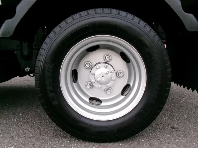 いすゞ エルフ TRG-NJR85A(2WD)の写真35