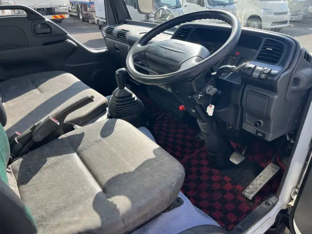 いすゞ エルフ KK-NKR66LAV(2WD)の写真10
