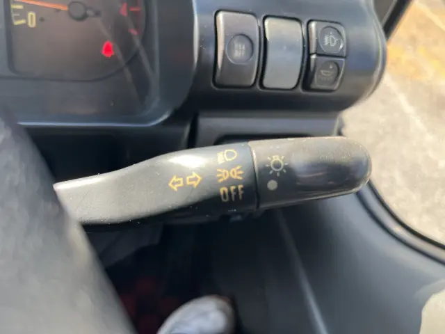 いすゞ エルフ KK-NKR66LAV(2WD)の写真13