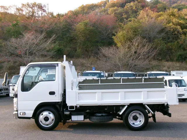 いすゞ エルフ 2RG-NKR88AD(2WD)の写真4