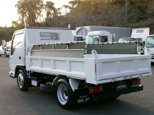 いすゞ エルフ 2RG-NKR88AD(2WD)の写真5
