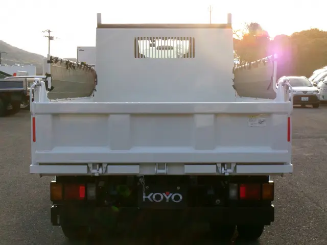 いすゞ エルフ 2RG-NKR88AD(2WD)の写真6