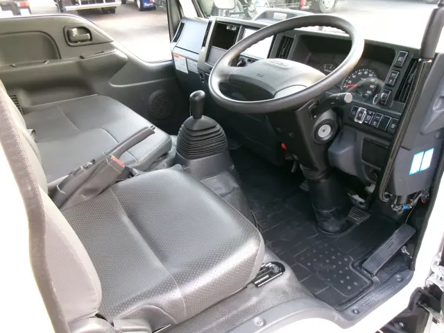いすゞ エルフ 2RG-NKR88AD(2WD)の写真9